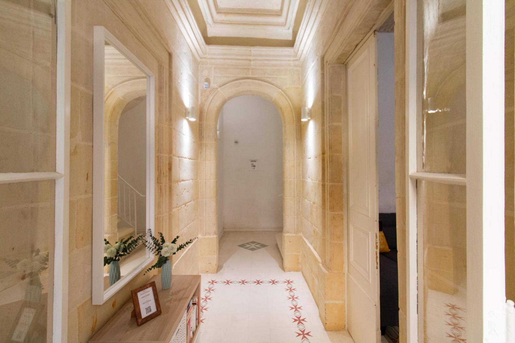 15 Main Gate Aparthotel Birgu Bagian luar foto